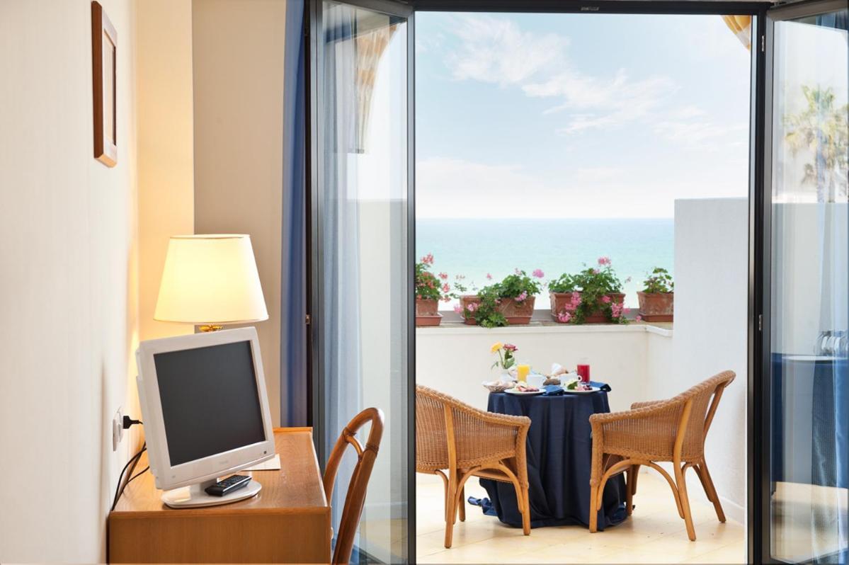 Hotel Del Levante Торре-Канне Экстерьер фото